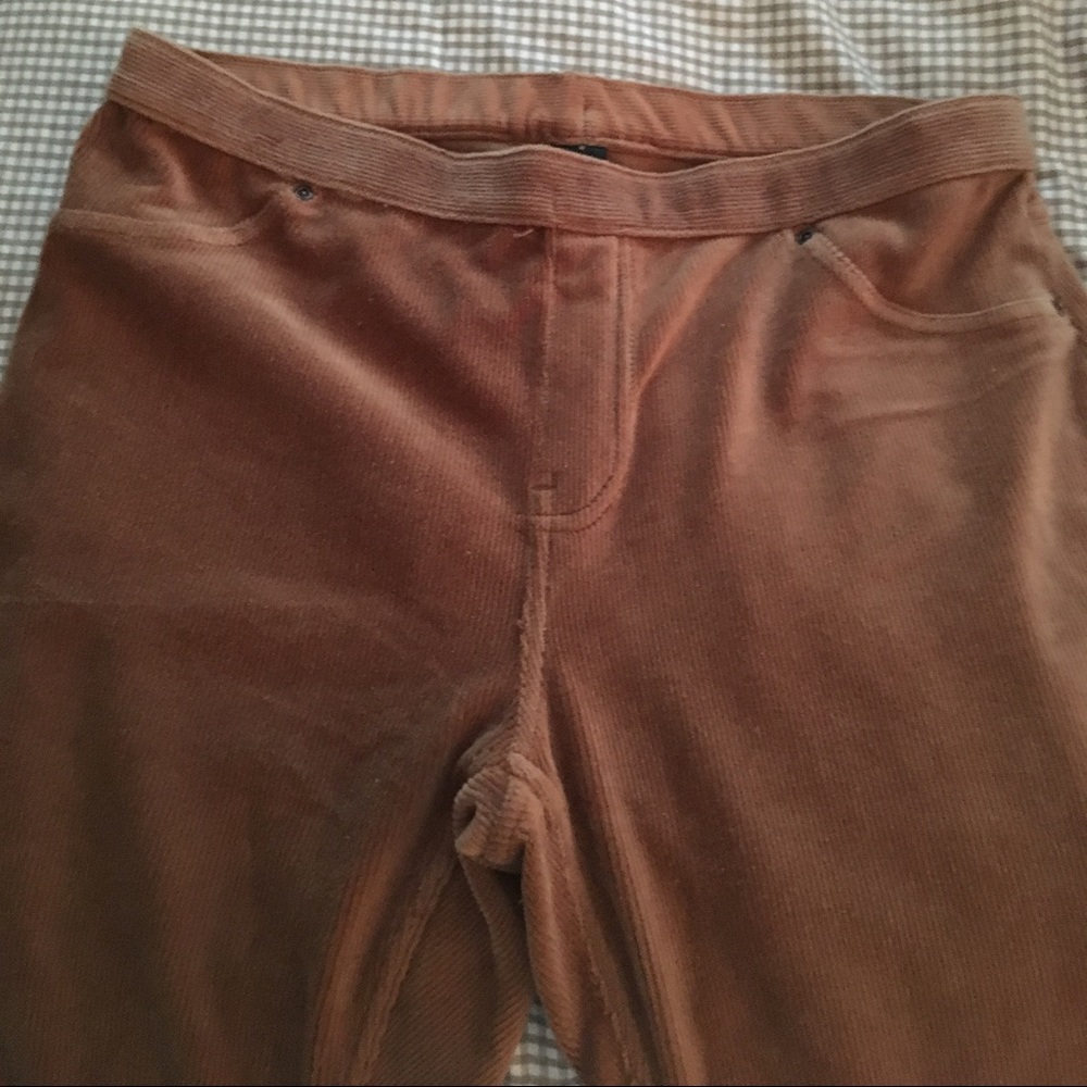 Hue corduroy leggings.